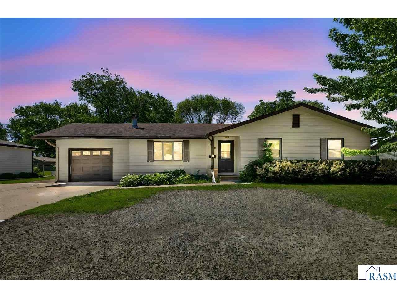 305 Maywood Avenue Eagle Lake MN 56024 267040585 image4