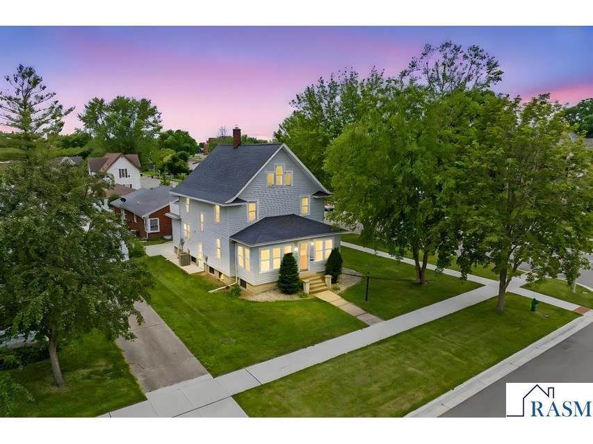 306 E 3rd Street Blue Earth MN 56013 7037882 image1