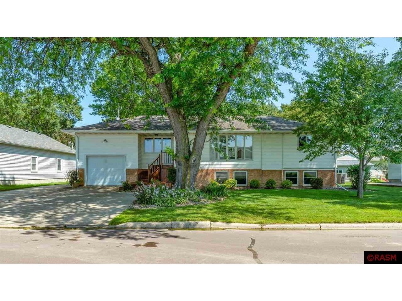 307 E Higbie Avenue Minnesota Lake MN 56068 7038100 image1