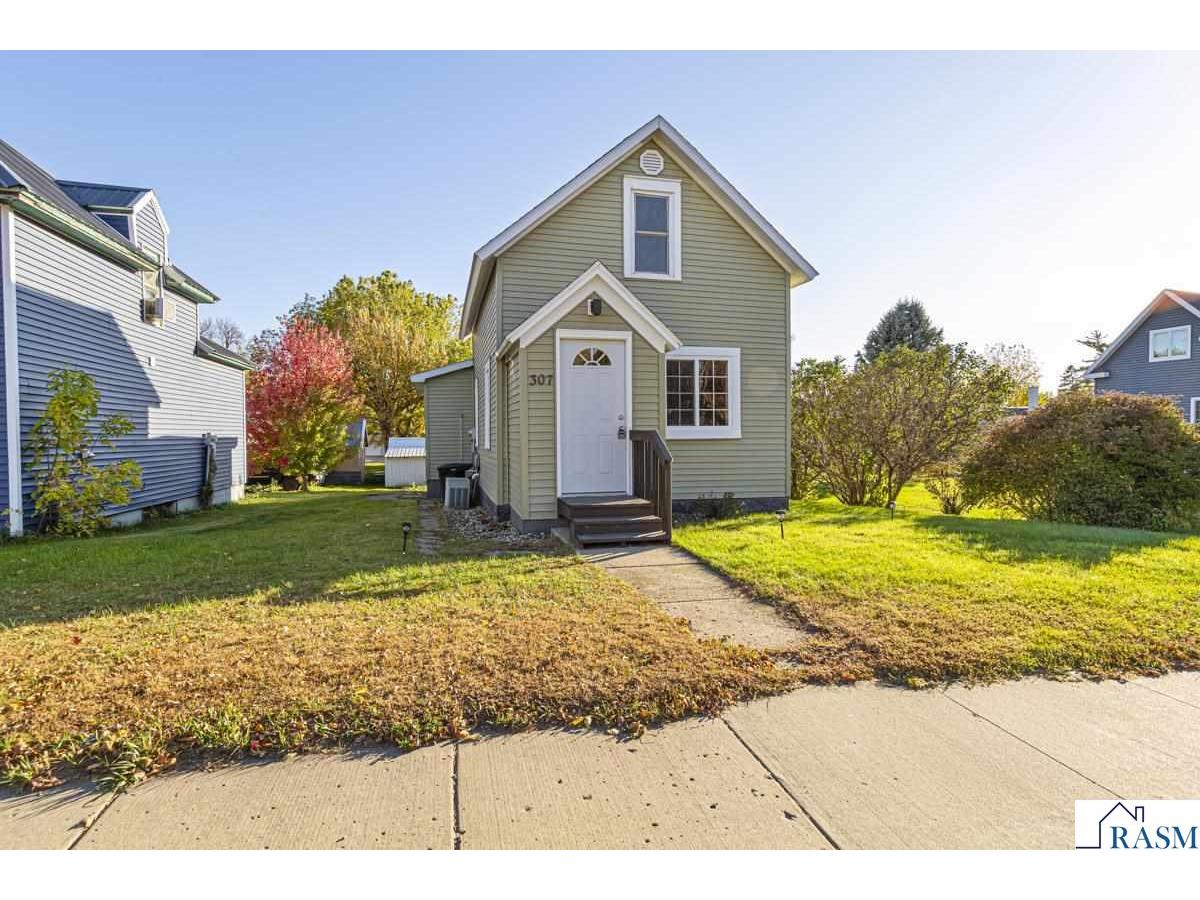 307 W 4th Street Winthrop MN 55396 7038817 image1