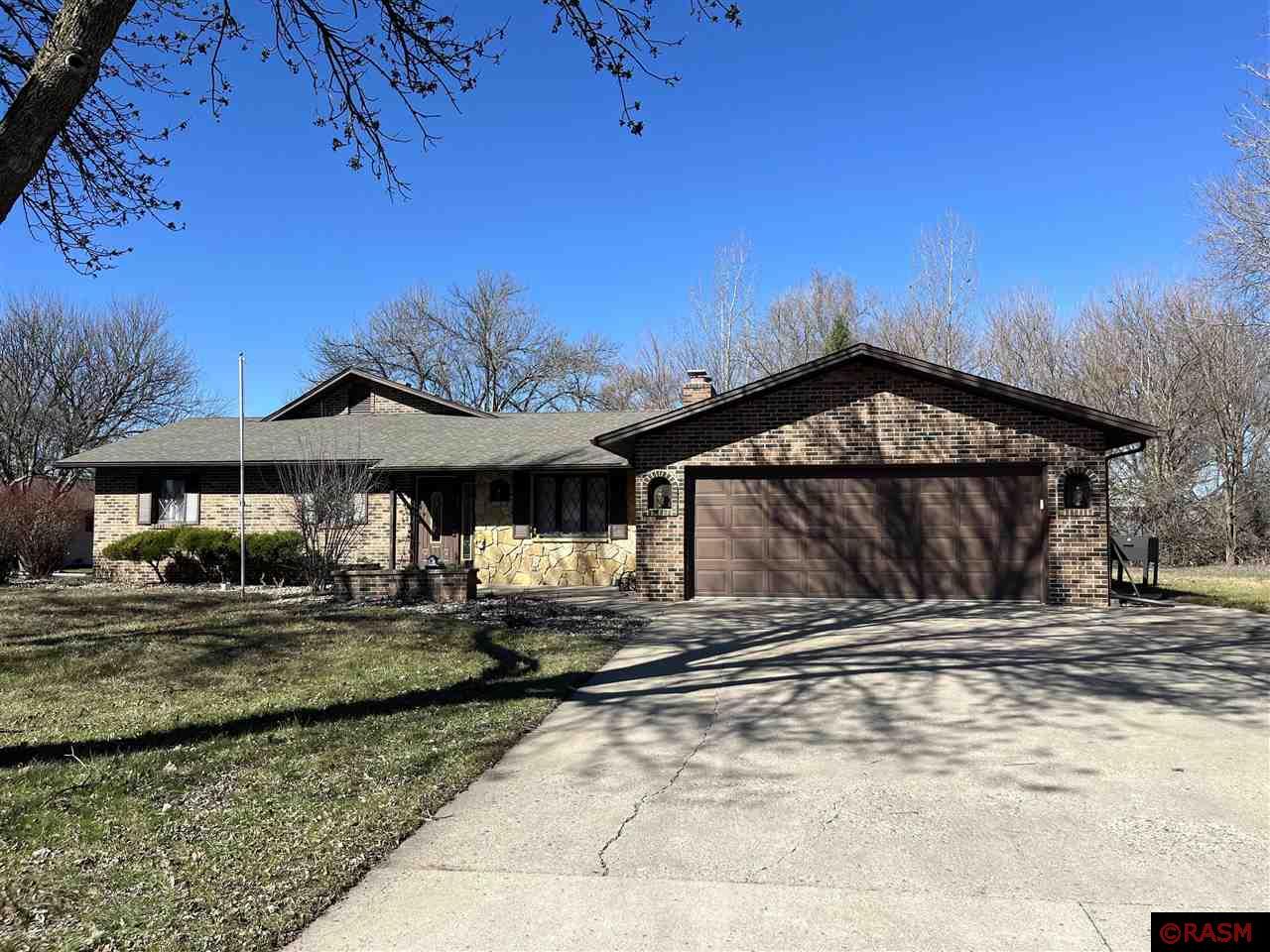 311 N 1st Street Saint James MN 56081 7034608 image1