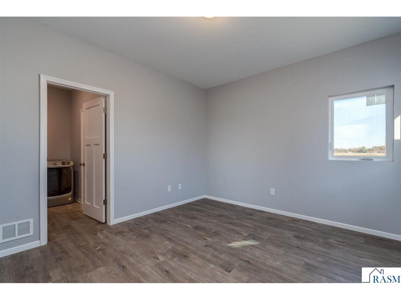 3129 & 3131 Noble Drive Mankato MN 56003 7039384 image17
