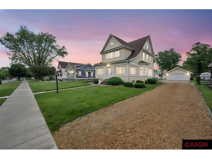 313 E 4th Street Blue Earth MN 56013 7037677 image1