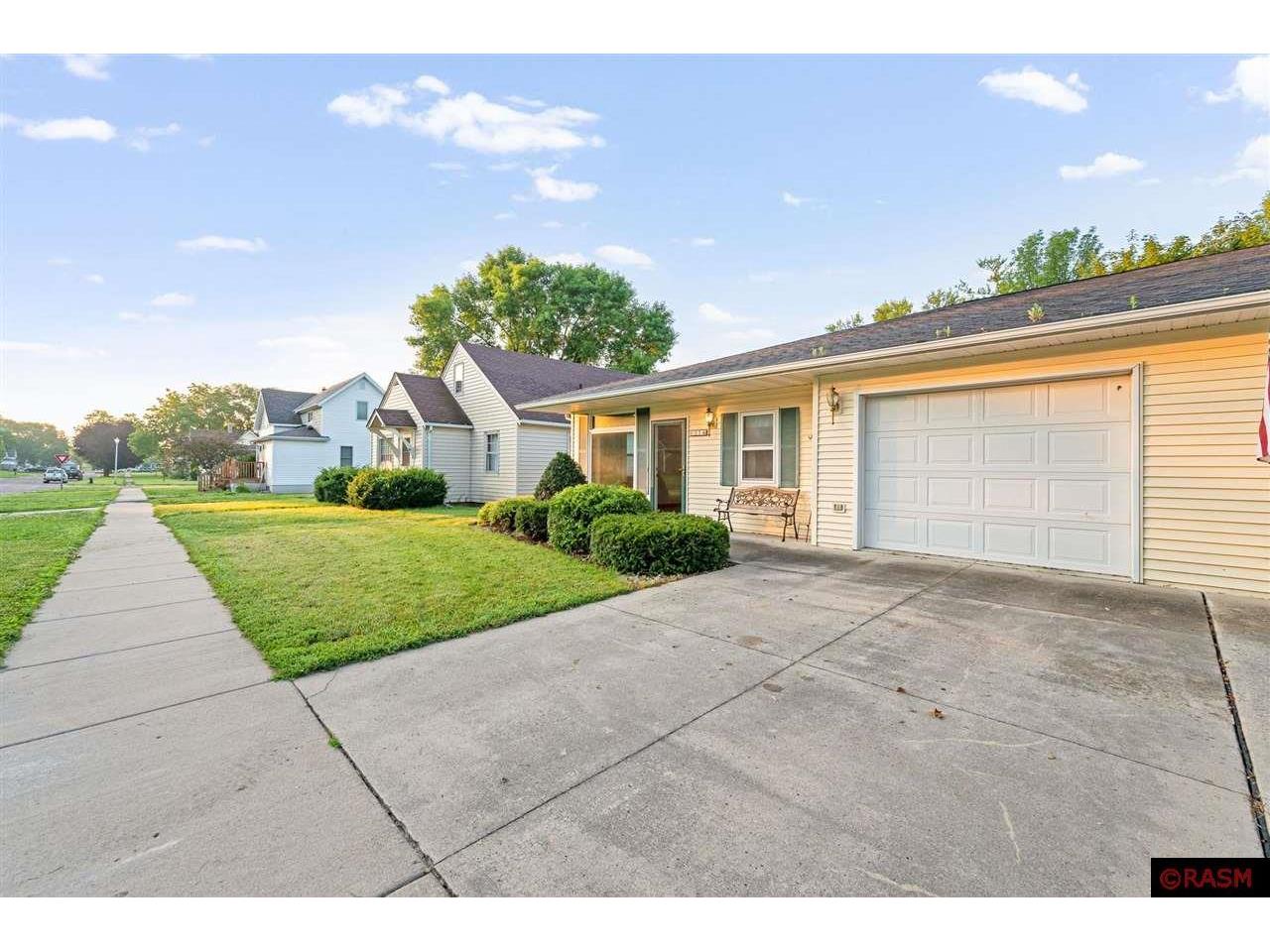 314 E 10th Street Blue Earth MN 56013 7035426 image1