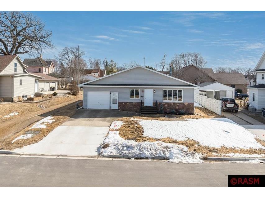 314 N Moore Street Blue Earth MN 56013 7036890 image1