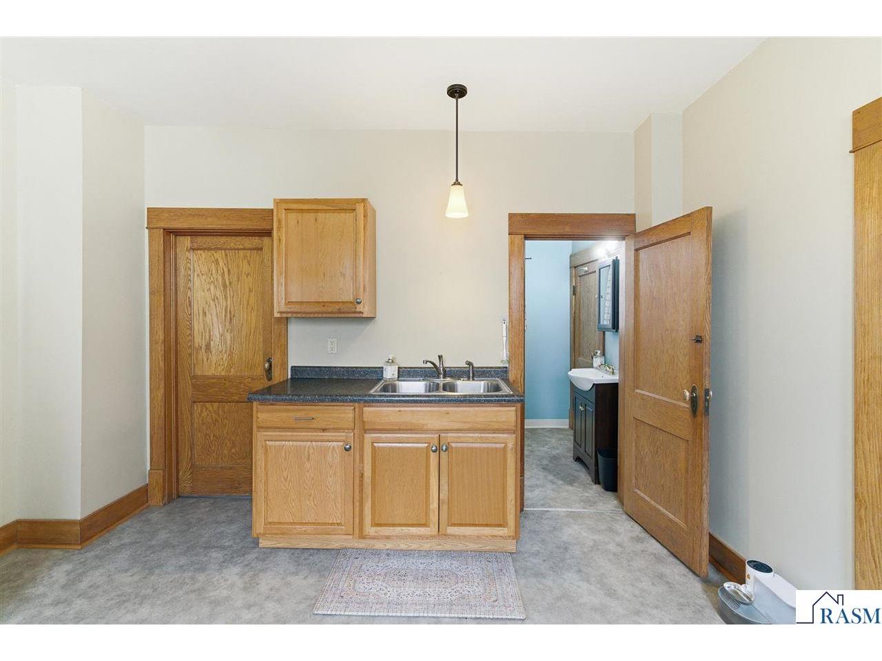 315 N Broad Street Mankato MN 56001 267040655 image11
