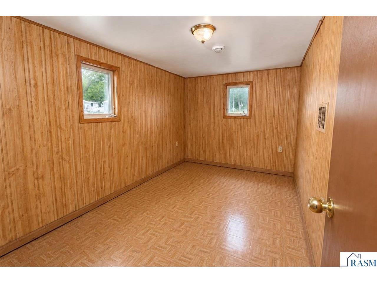 315 NE Buck Avenue Madelia MN 56062 267040693 image14