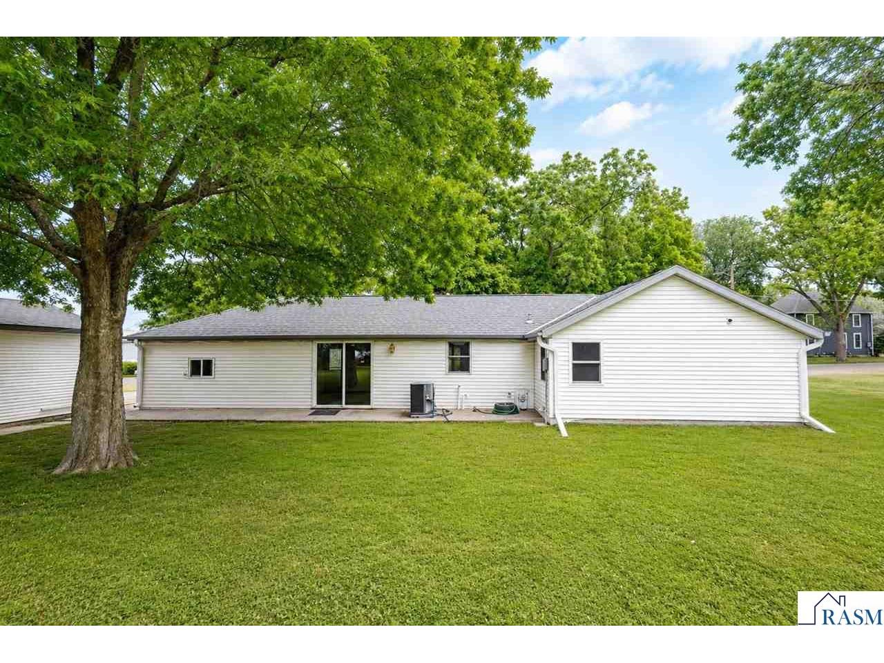 315 NE Buck Avenue Madelia MN 56062 267040693 image2
