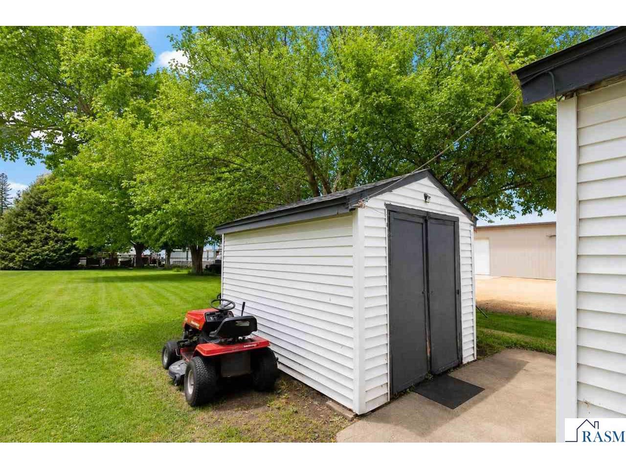 315 NE Buck Avenue Madelia MN 56062 267040693 image5