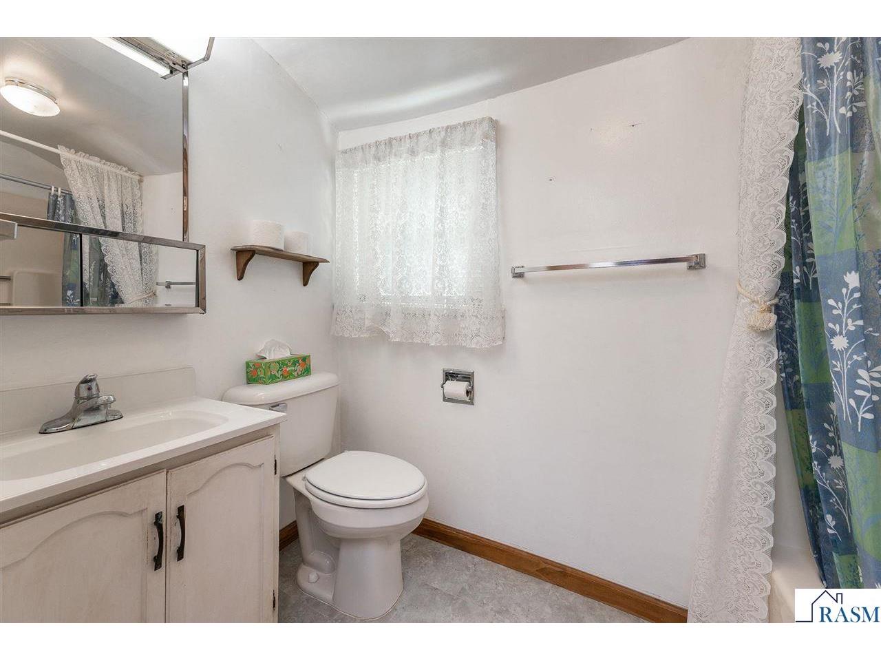 318 E Pleasant Street Mankato MN 56001 7040430 image28