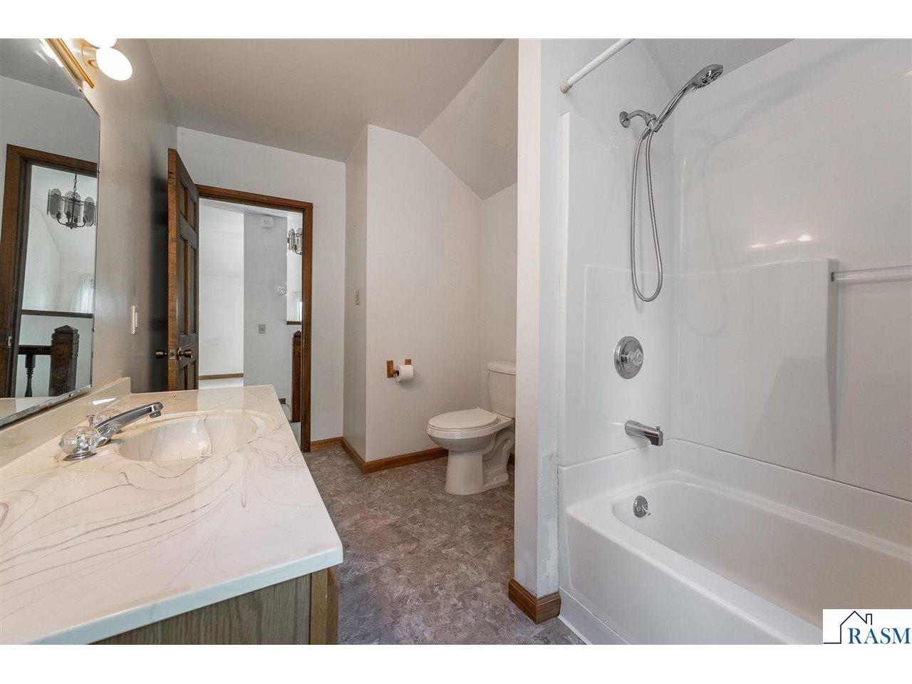 318 E Pleasant Street Mankato MN 56001 7040430 image33