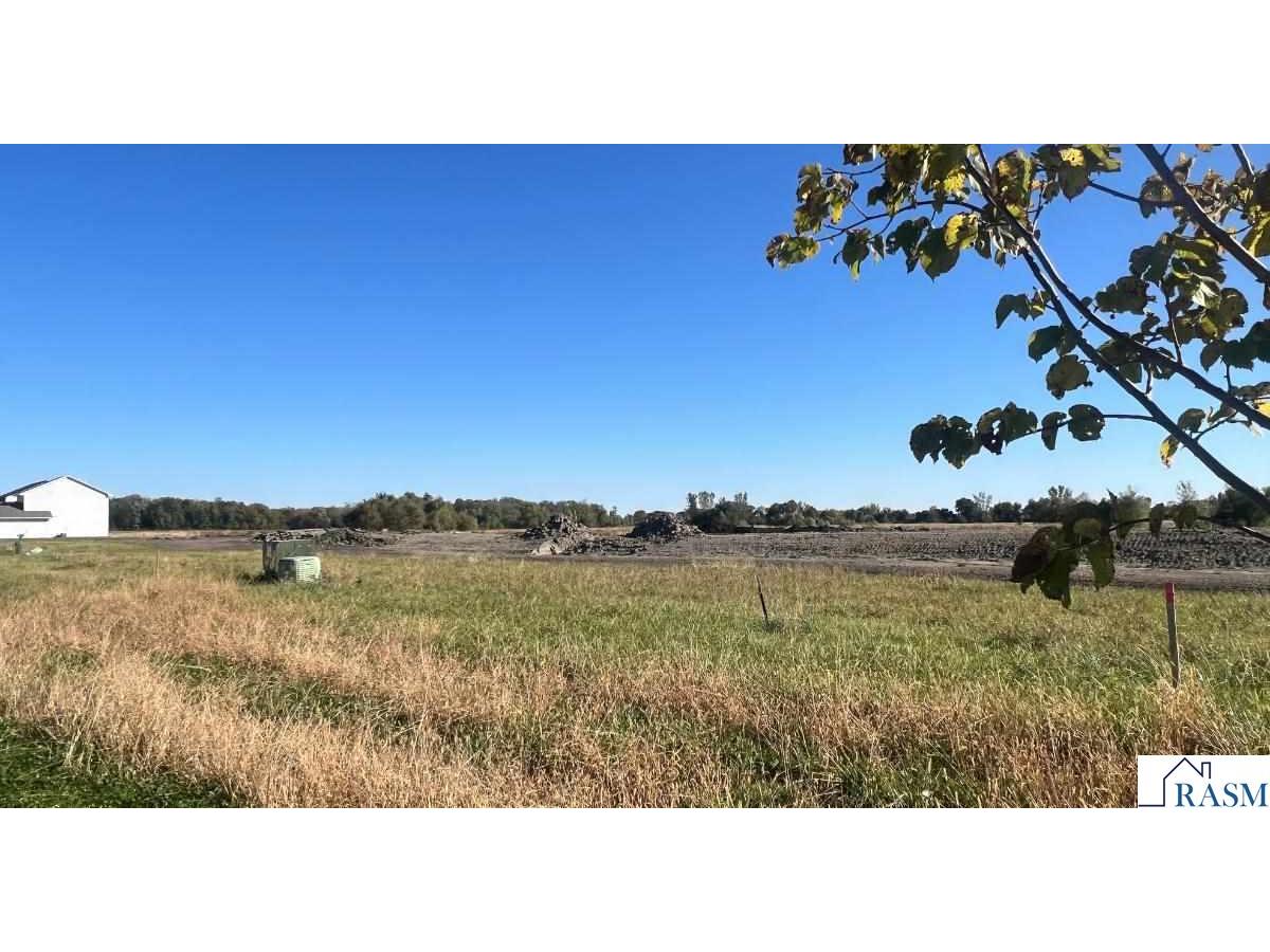 3201 Bassett Drive Mankato MN 56001 7039492 image1