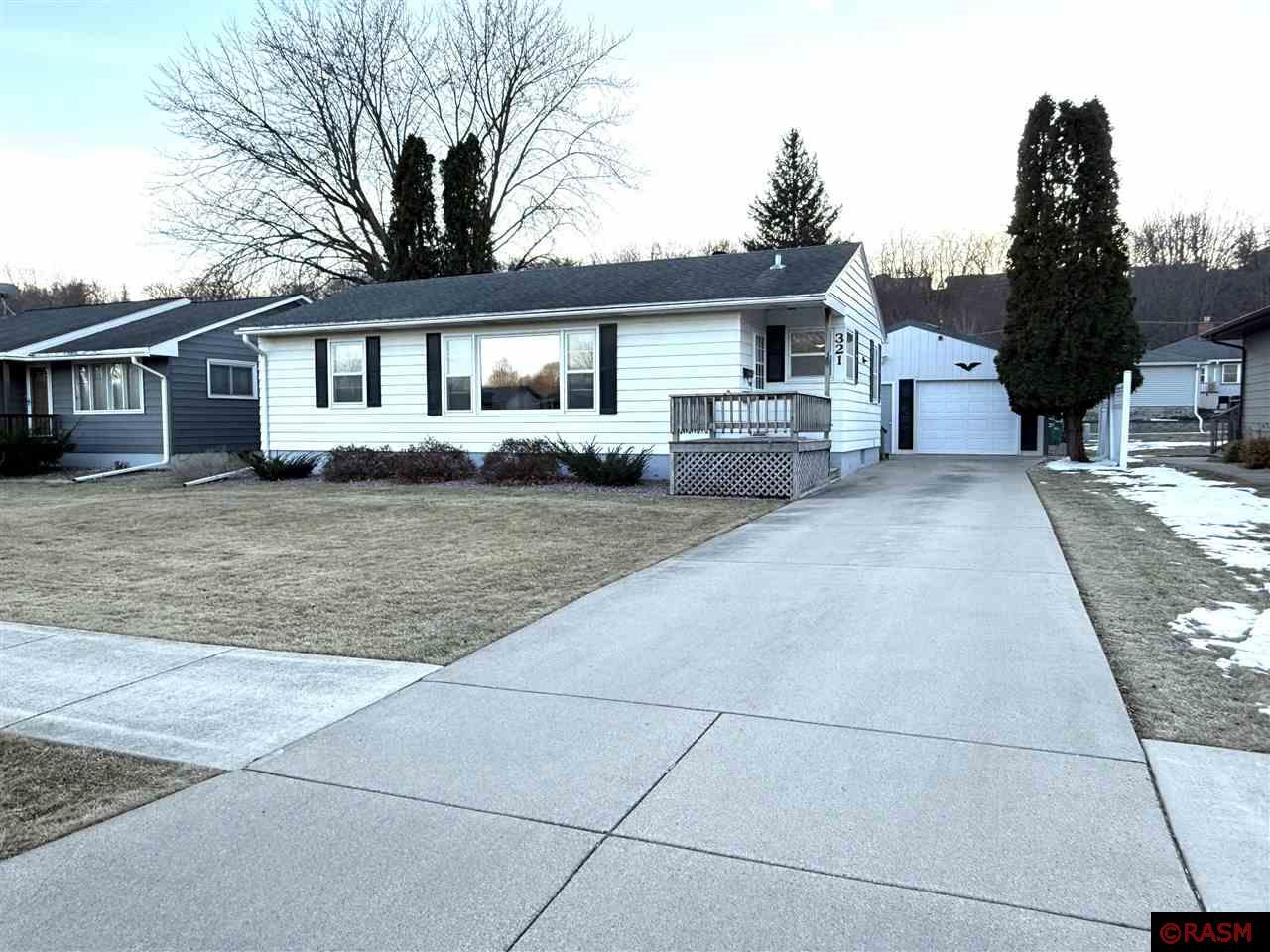 321 Linden Street New Ulm MN 56073 7036662 image1