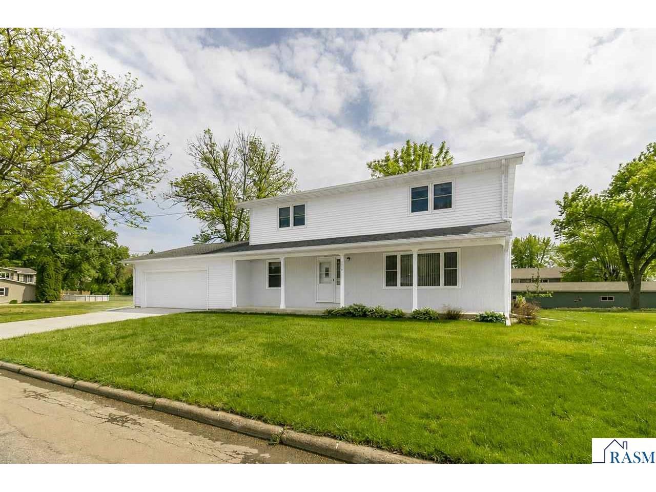 322 E Blue Earth Street Lake Crystal MN 56055 7040388 image1