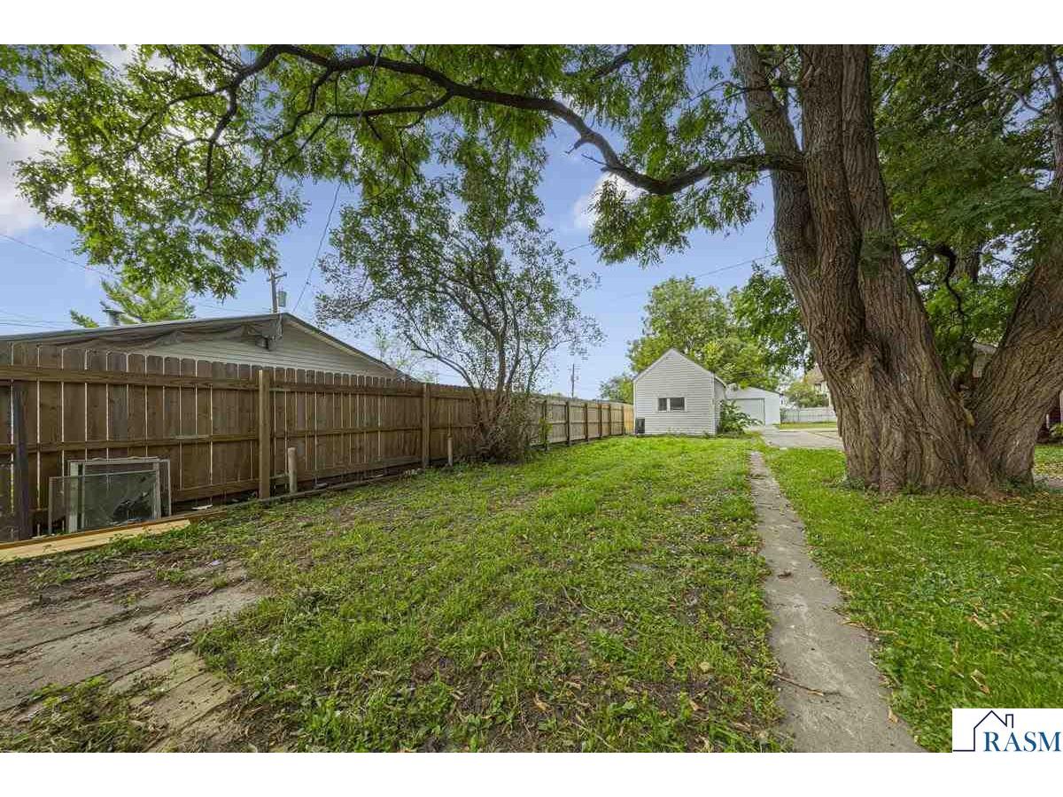 322 E Vine Street Mankato MN 56001 7038657 image29