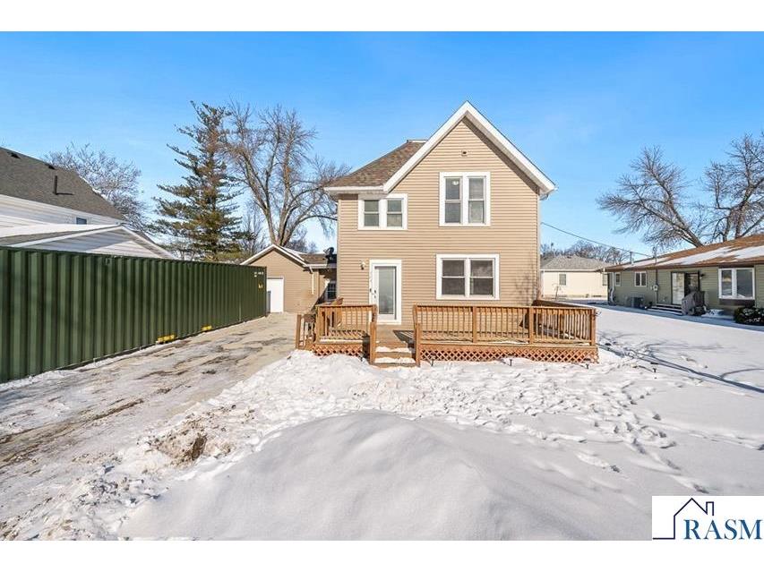 323 E 11th Street Blue Earth MN 56013 7039405 image1