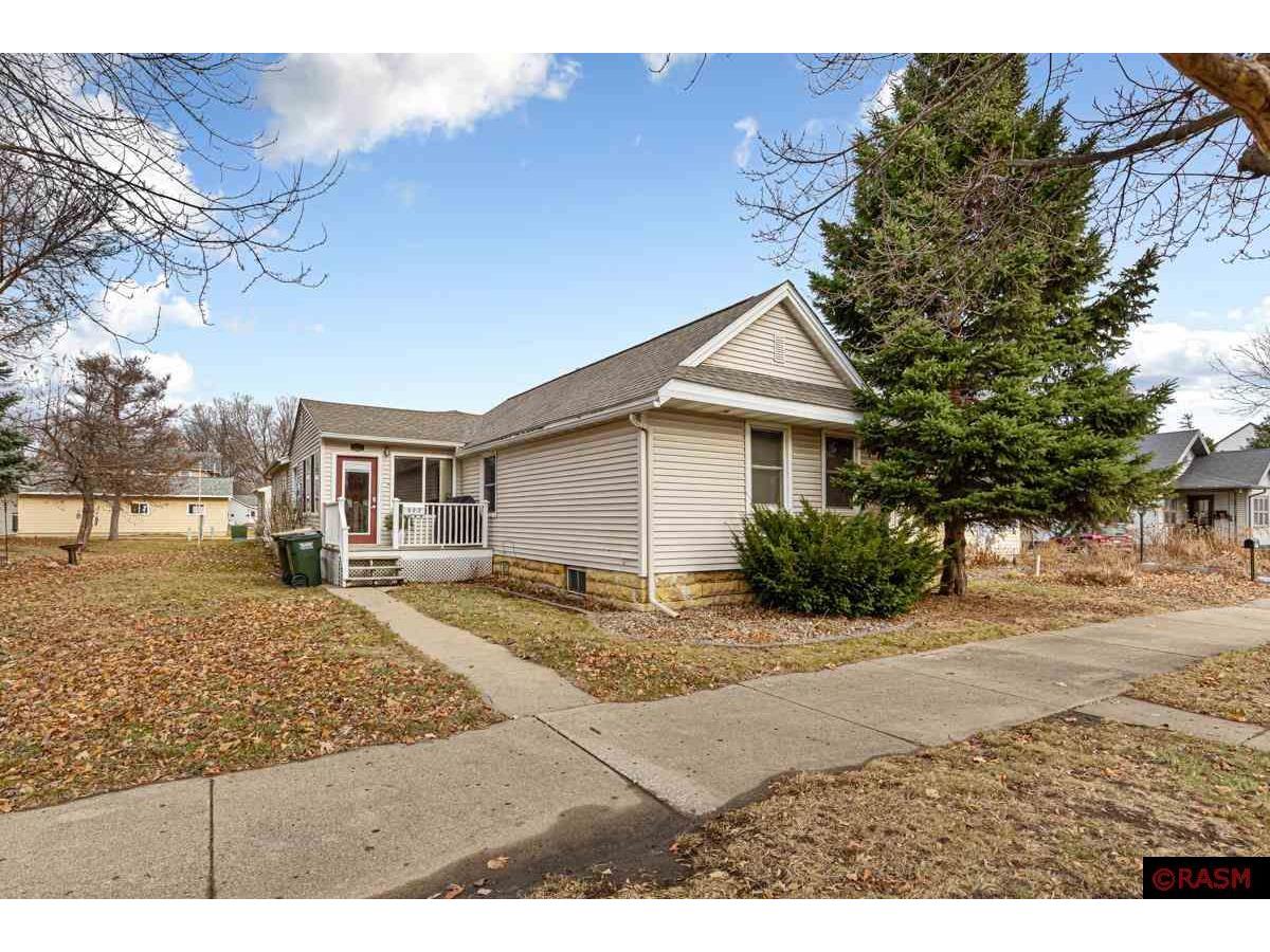 323 W Grace Street Saint Peter MN 56082 7036514 image1