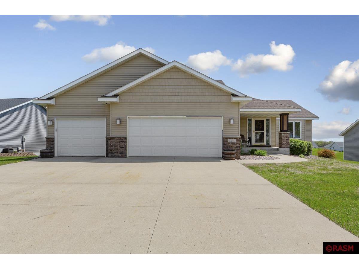 324 Cedar Trail Drive Le Sueur MN 56058 7037418 image1