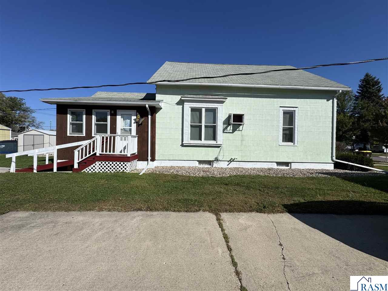 324 N Broadway Wells MN 56097 7038699 image1