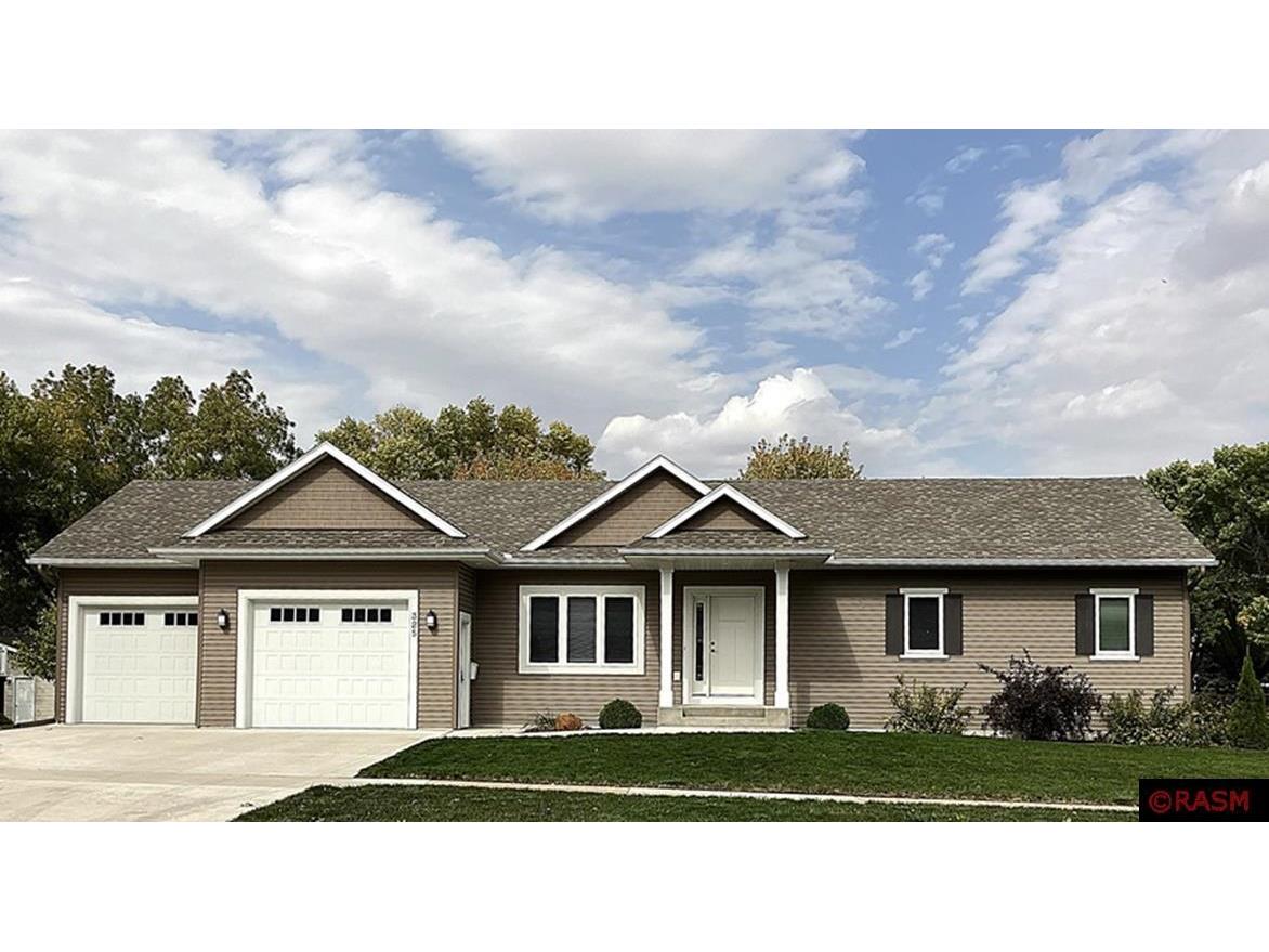 325 E 8th Street Blue Earth MN 56013 7033574 image1