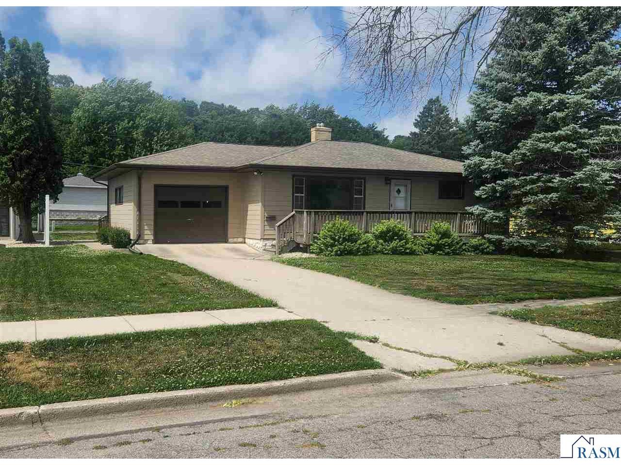 327 Linden Street New Ulm MN 56073 267040756 image1