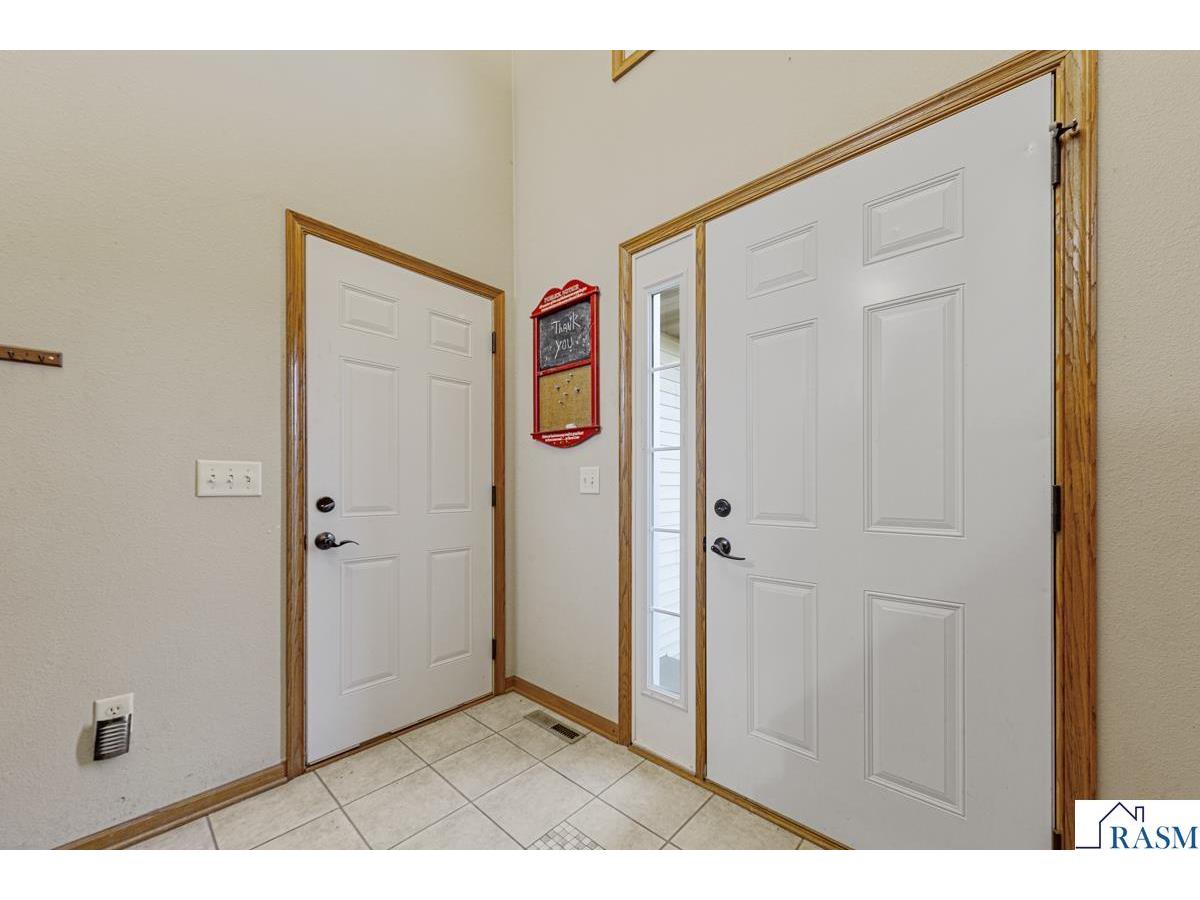 329 Crystal Circle Mankato MN 56001 7039027 image2