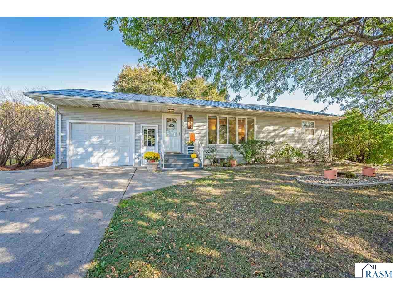 330 W 2nd Street Granada MN 56039 7038822 image1