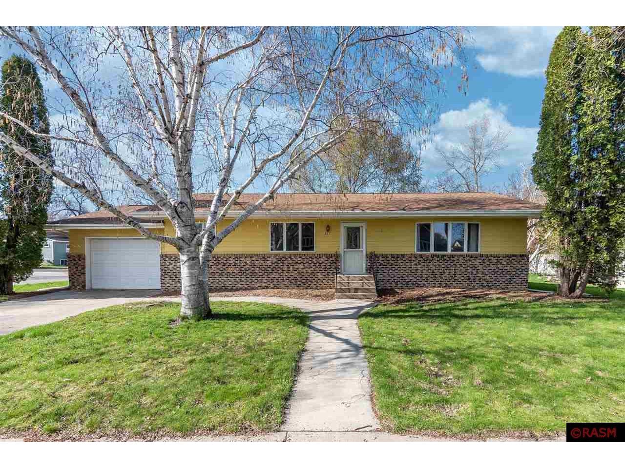 331 W Humphrey Street, Lake Crystal, MN 56055 MLS 7026836 Edina Realty