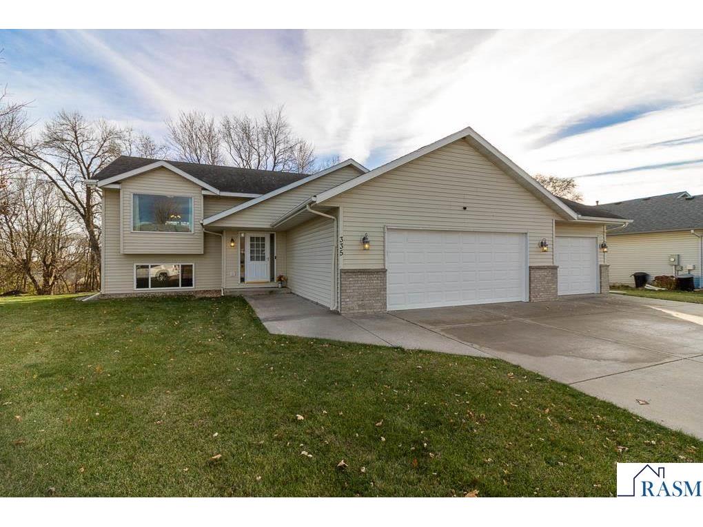335 E Woodridge Drive Le Center MN 56057 7039083 image1