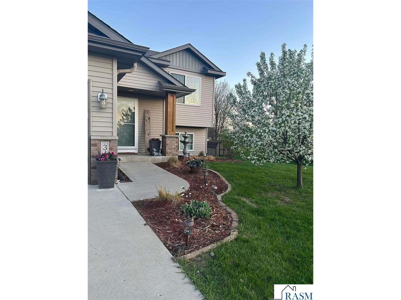 345 Horizon Drive Le Center MN 56057 7037477 image1