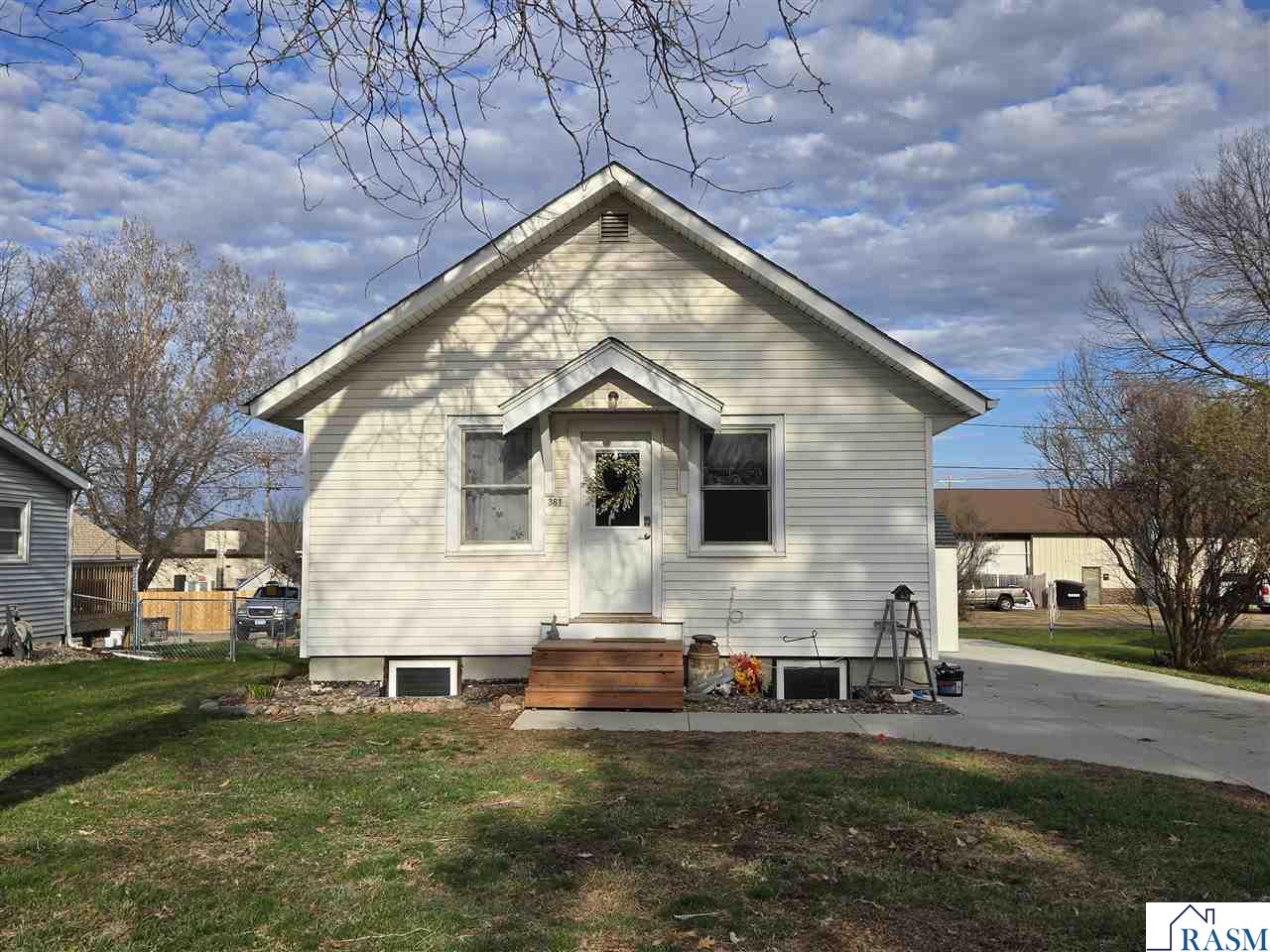 361 S Montgomery Avenue Le Center MN 56057 7039954 image1