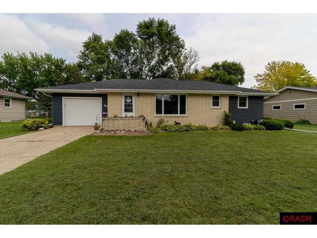 375 N Park Avenue Le Center MN 56057 7035609 image1