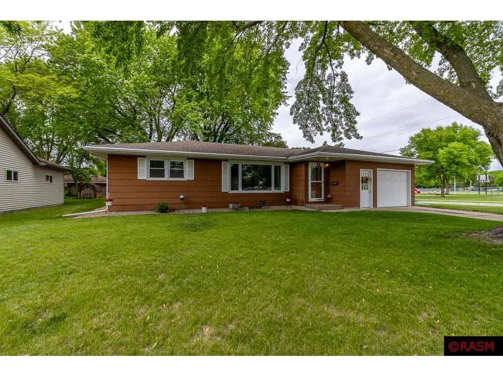 390 N Montgomery Avenue Le Center MN 56057 7037576 image1