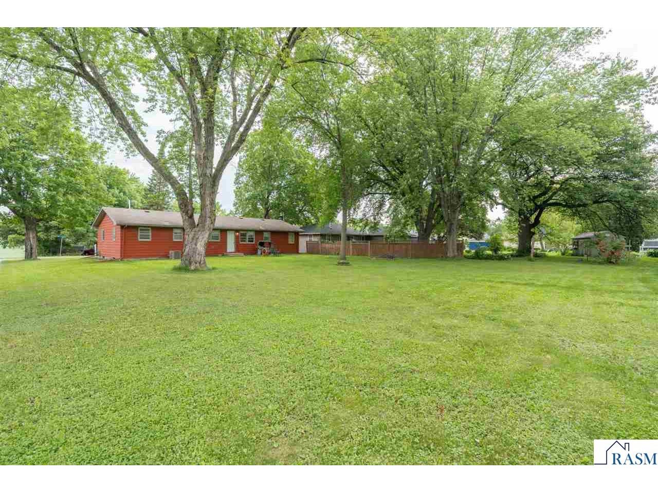 395 W Minnesota Street Le Center MN 56057 267040466 image34