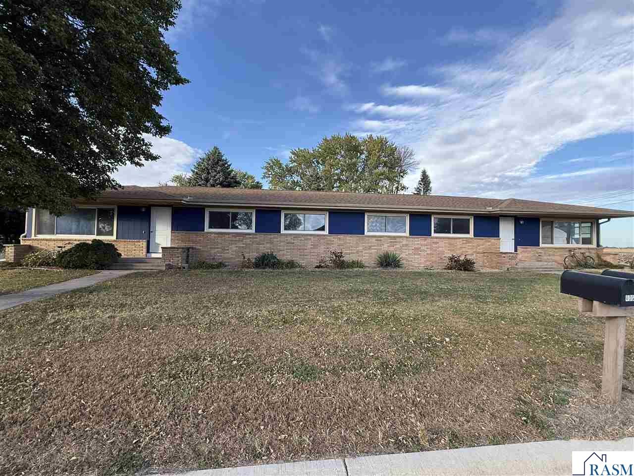 400 E North Street Waldorf MN 56091 7038940 image1