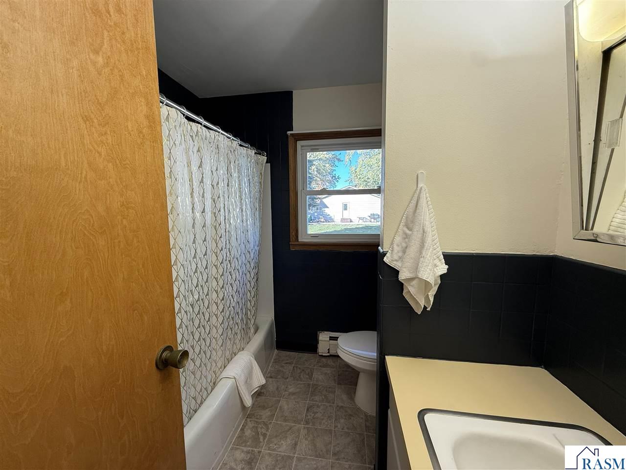 400 E North Street Waldorf MN 56091 7038940 image5