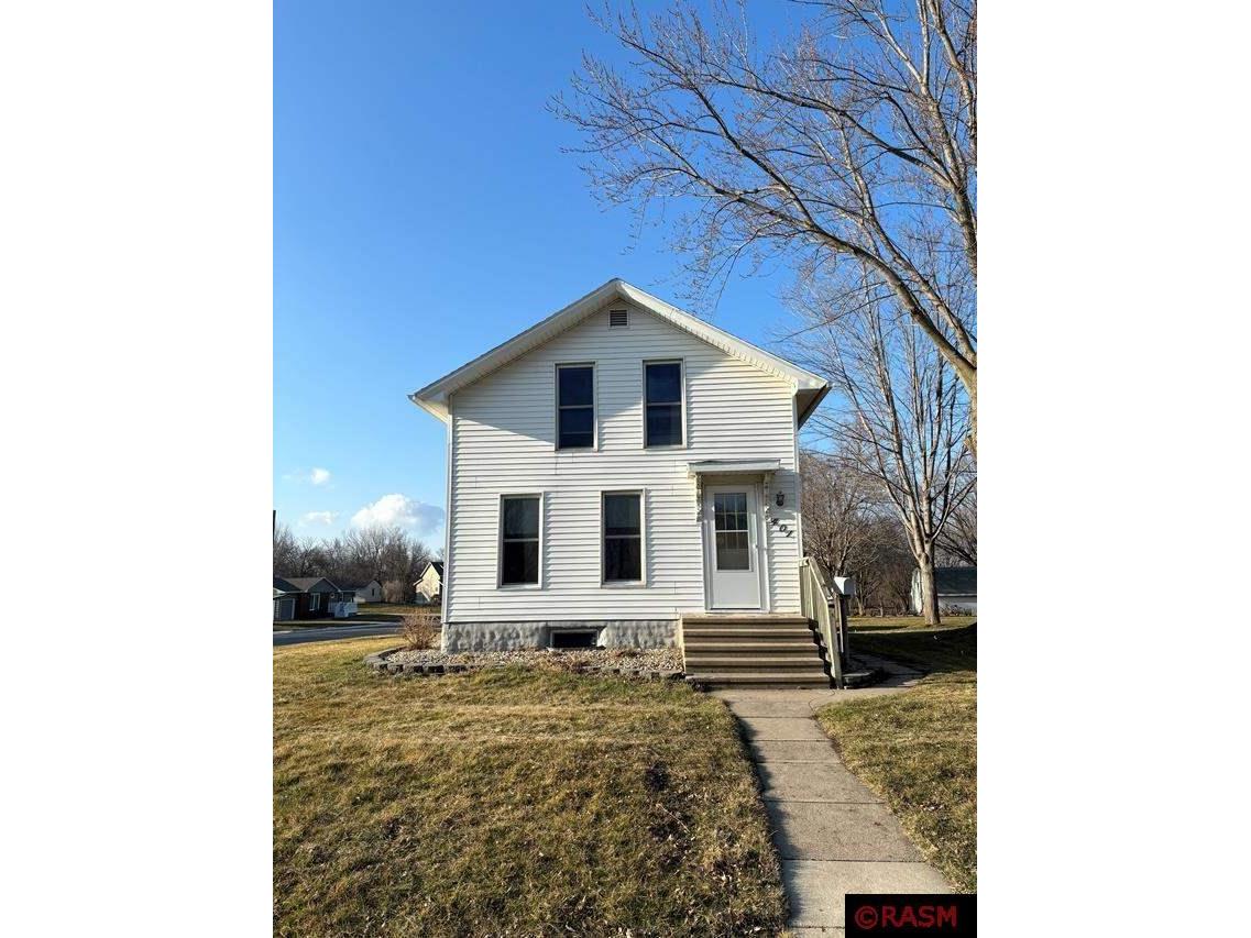 401 E 2nd Street Blue Earth MN 56013 7034620 image1