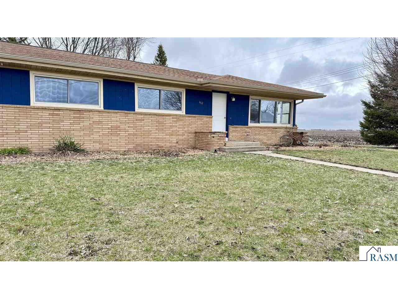 402 E North Street Waldorf MN 56091 7039880 image1