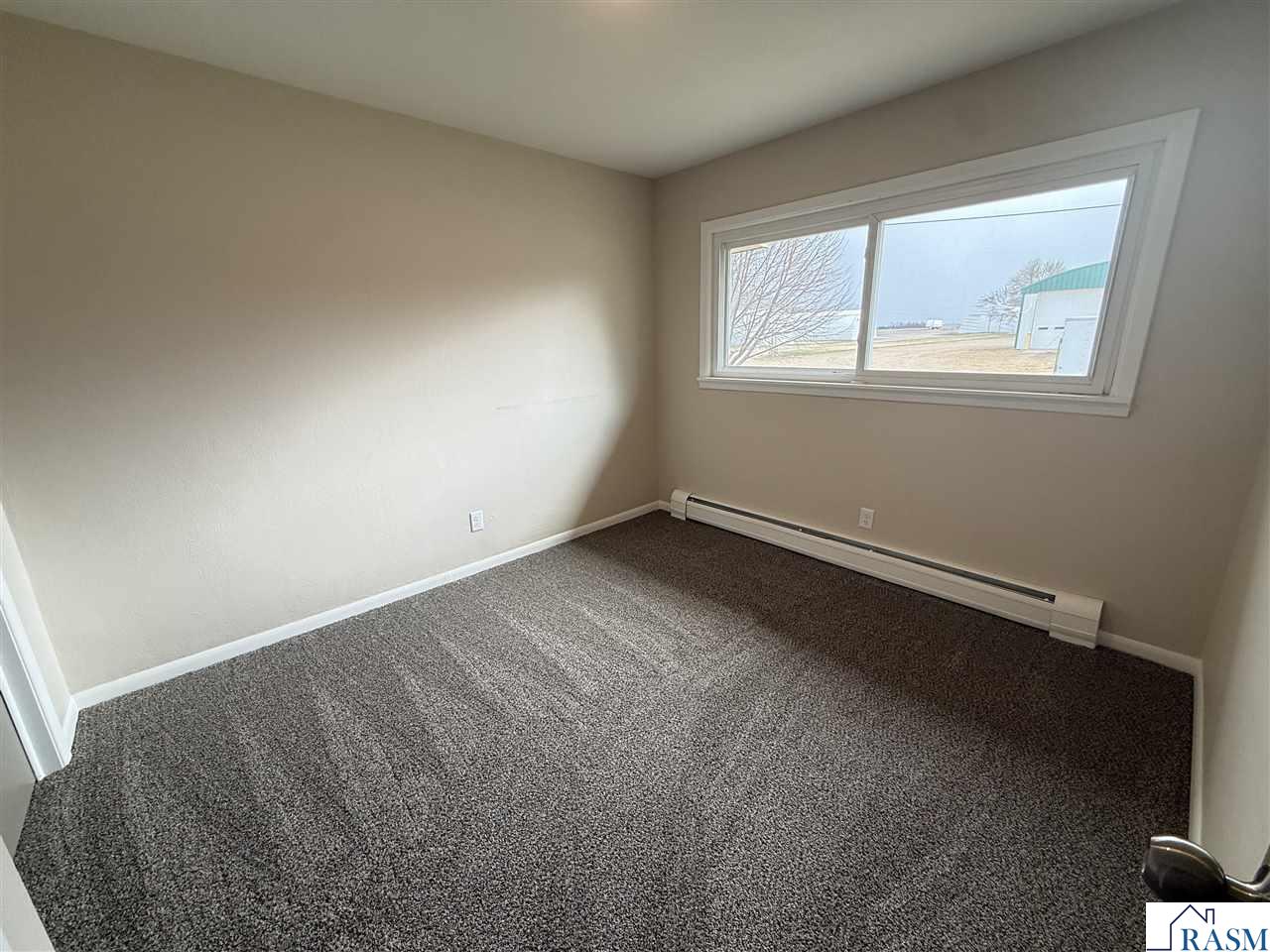 402 E North Street Waldorf MN 56091 7039880 image13