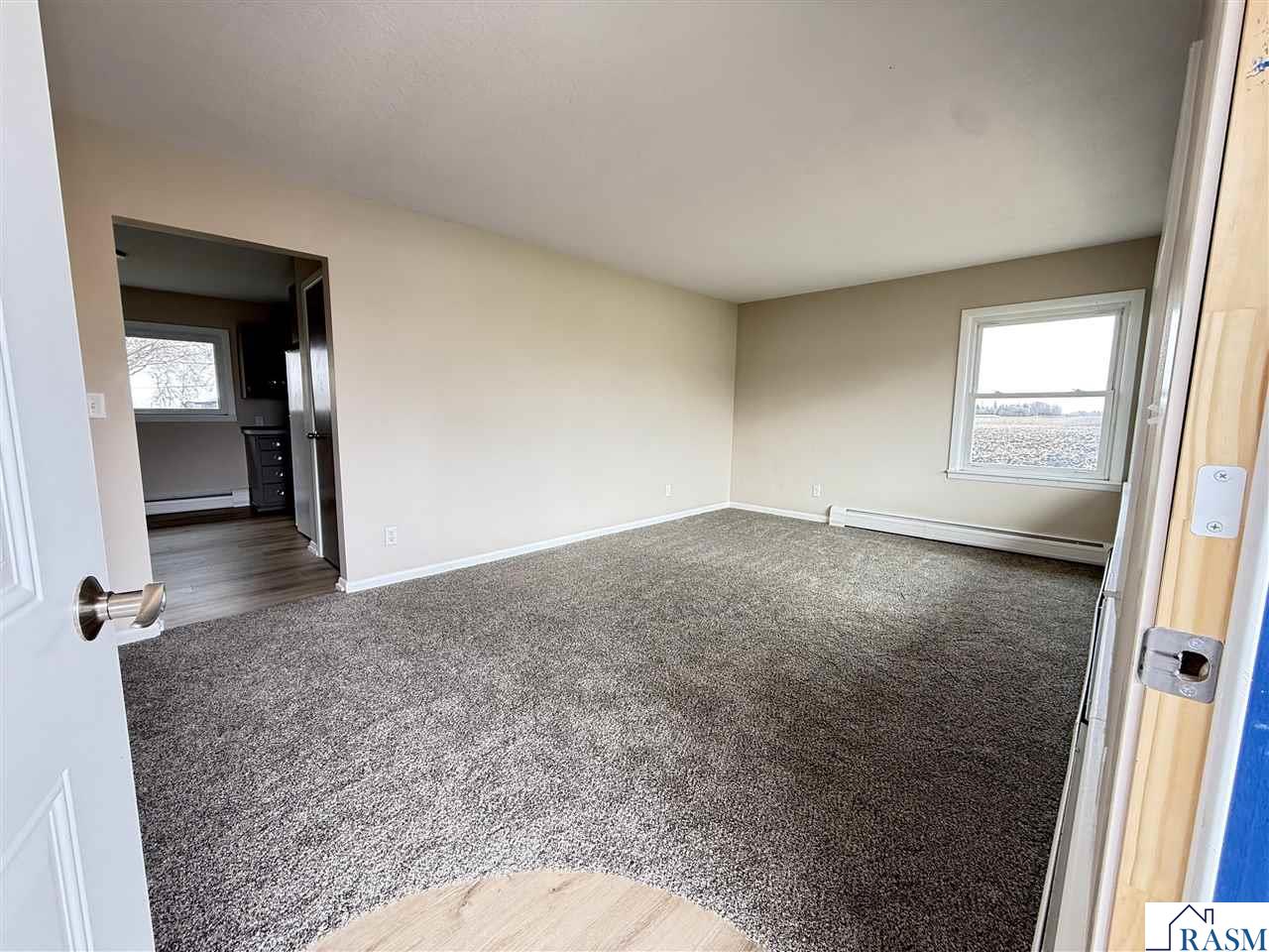 402 E North Street Waldorf MN 56091 7039880 image2