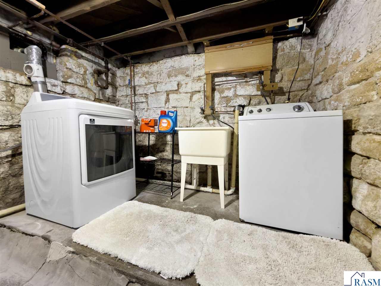 407 E Pleasant Street Mankato MN 56001 7039999 image30