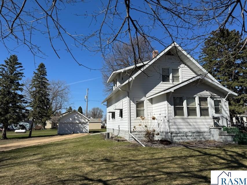 409 E Willis Elmore MN 56027 7039943 image1