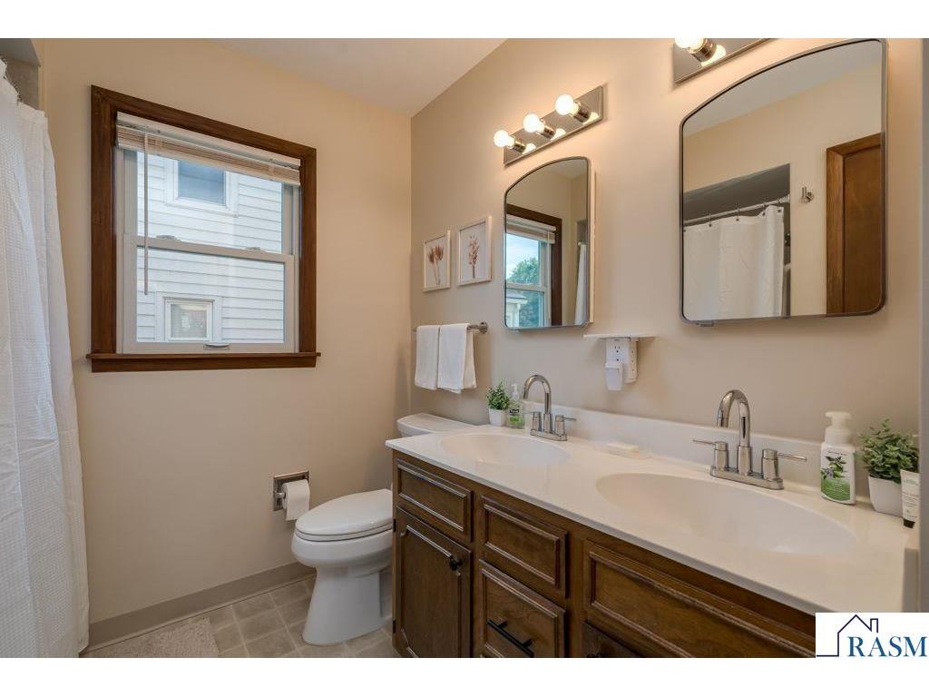 411 Page Avenue North Mankato MN 56003 267040537 image12