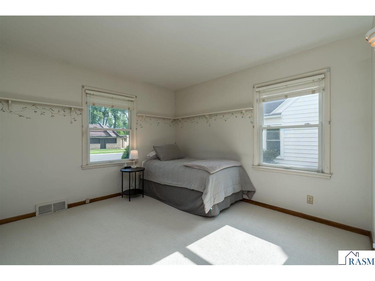 411 Page Avenue North Mankato MN 56003 267040537 image15