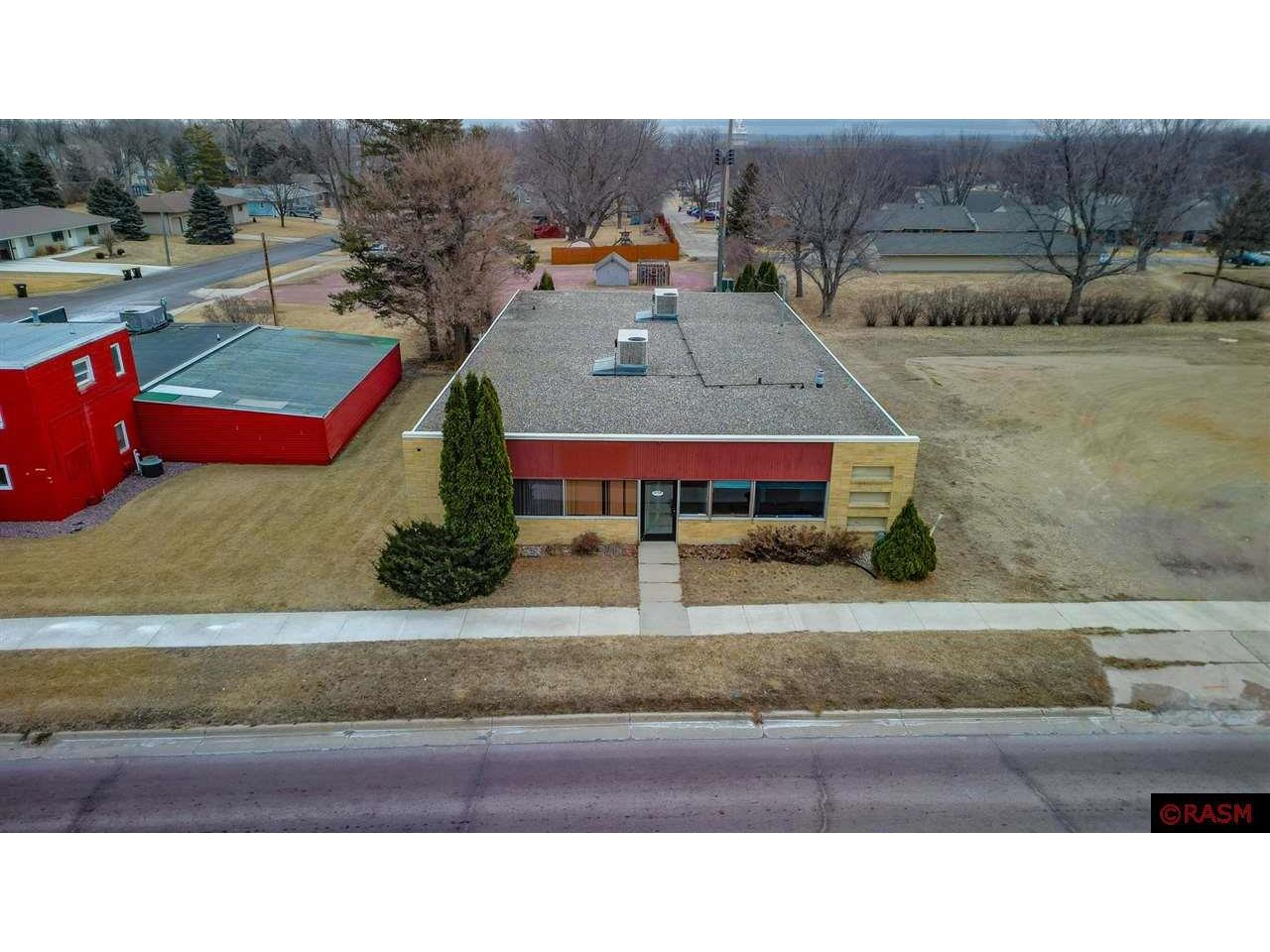 411 S State Street Fairmont MN 56031 7034466 image1