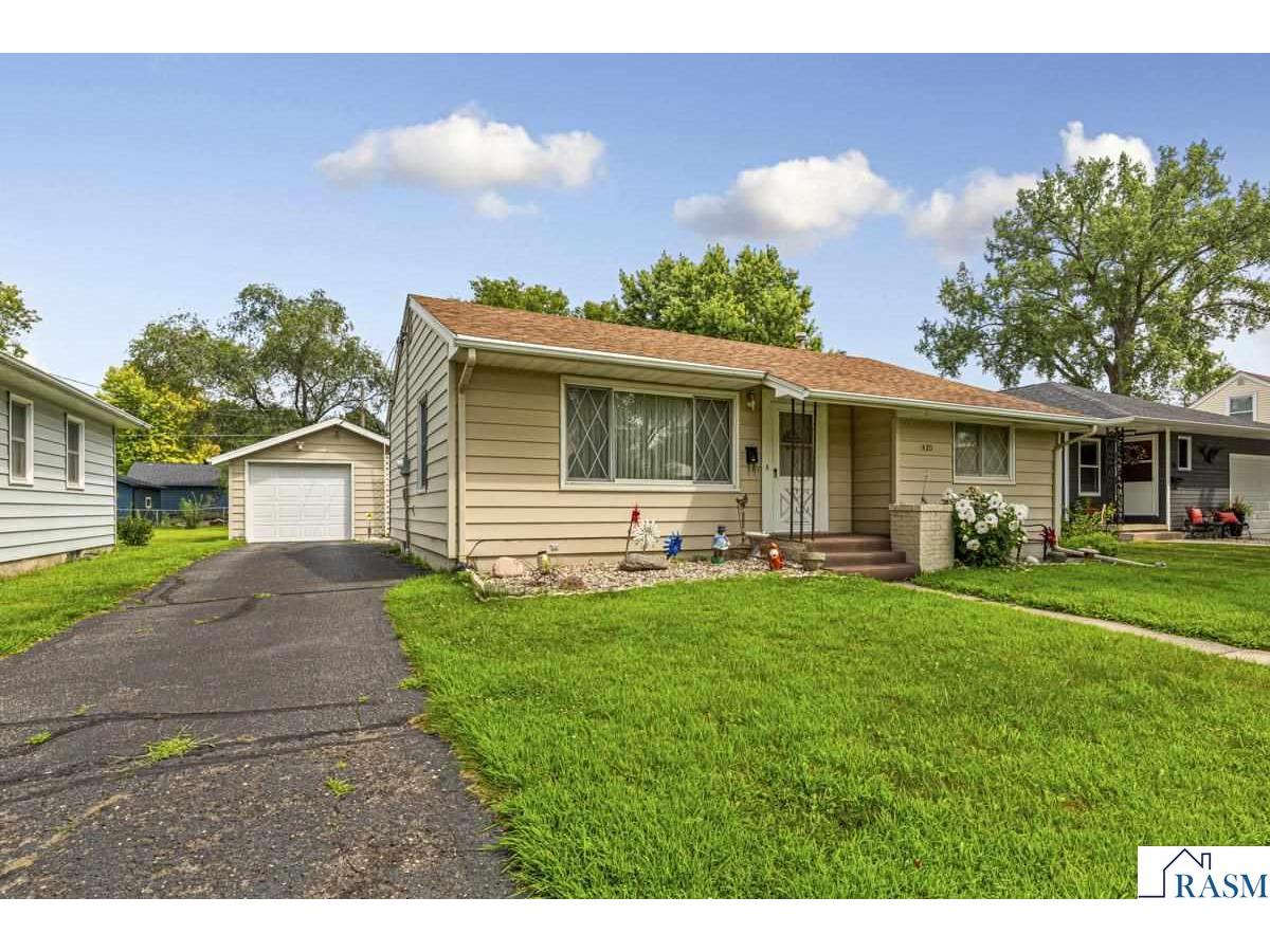 420 Harrison Avenue North Mankato MN 56003 7038276 image1