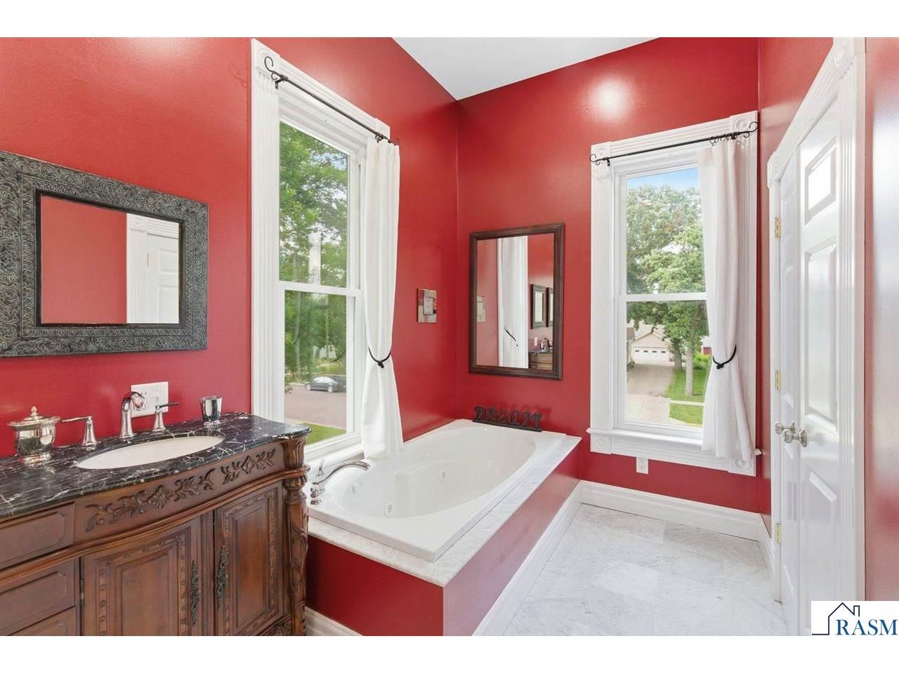 425 N Linton Street Blue Earth MN 56013 267040500 image34