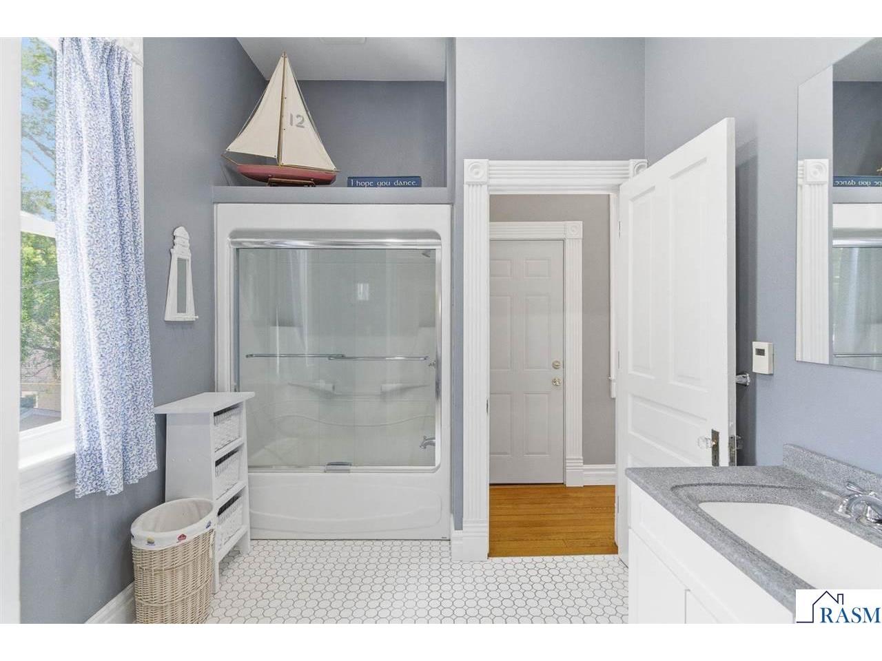 425 N Linton Street Blue Earth MN 56013 267040500 image42