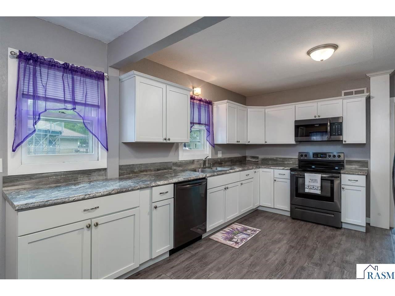 426 W Skaro Street Saint Peter MN 56082 7040354 image10
