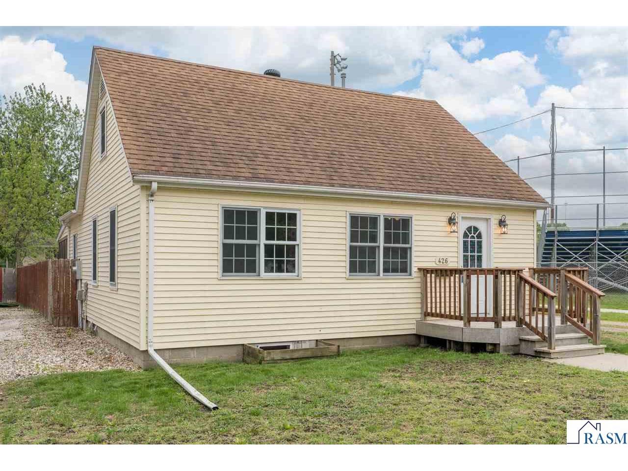 426 W Skaro Street Saint Peter MN 56082 7040354 image2